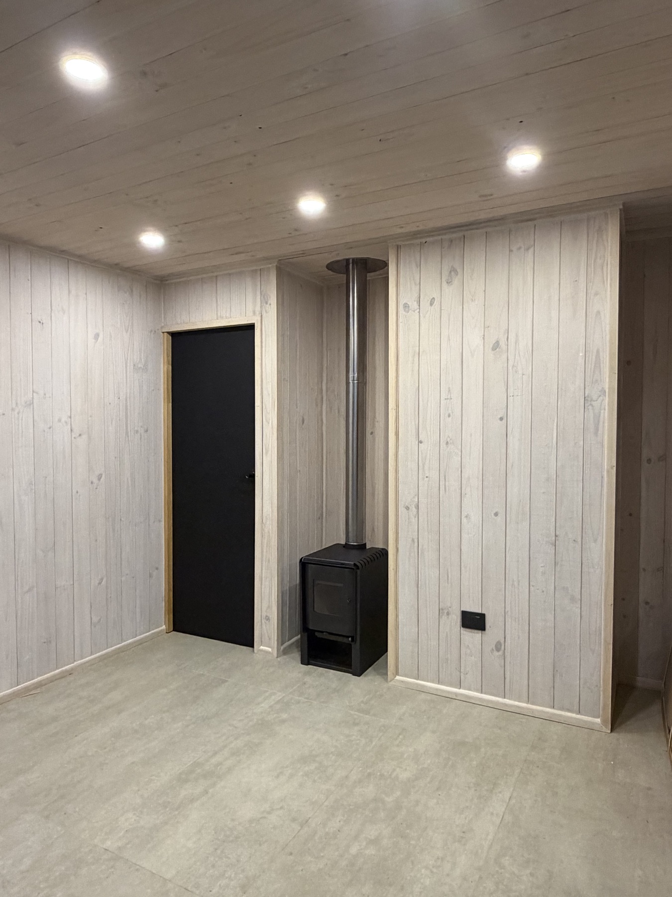Primera instalación de calefactor realizada en una cabaña de Fran Muñoz en Quincheumo
